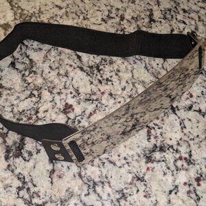 Fashion Belt. Size Large